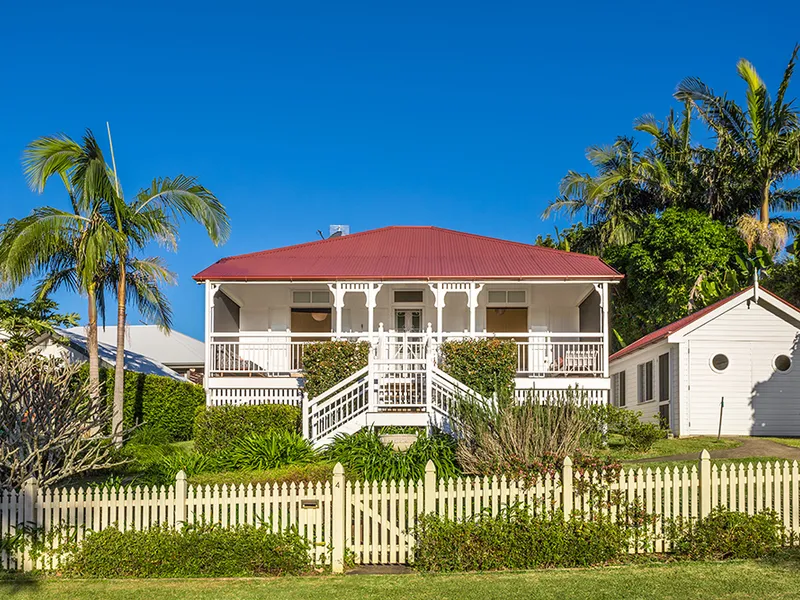 Superbly Renovated - Walk To Bangalow Village