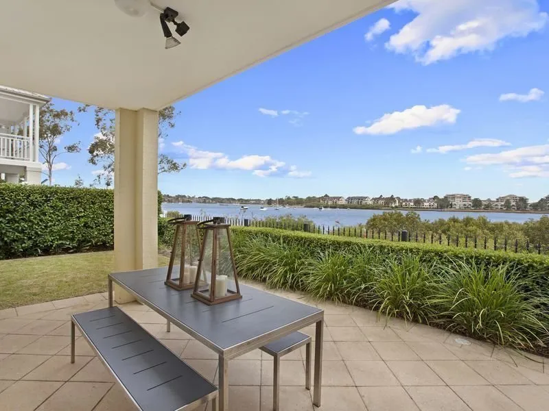 Spacious Waterfront Residence