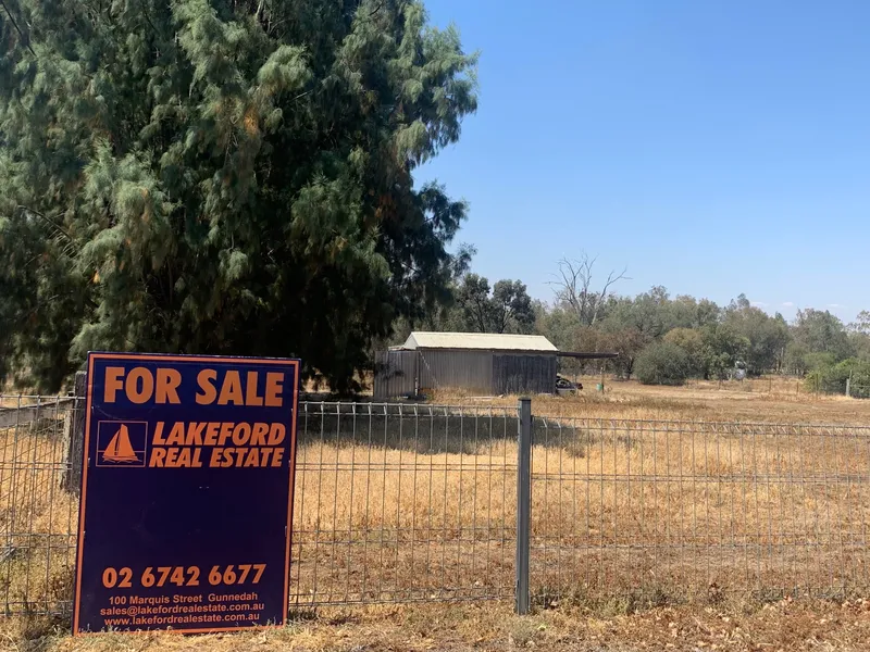 Huge Piece of Land in Town!