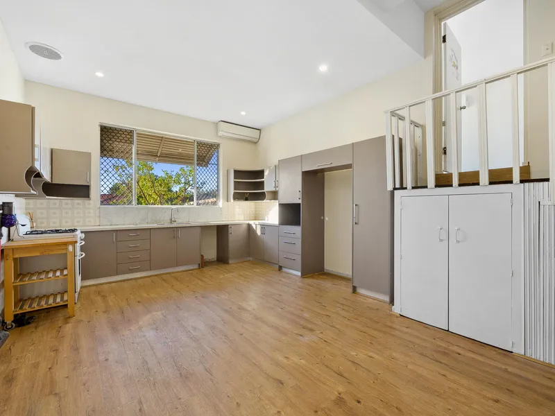 LOW MAINTENANCE 5x2 HOUSE IN NORTH PERTH