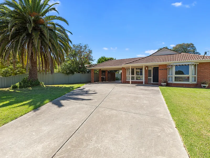 Great Entry To The Best Part Of Town !!!!