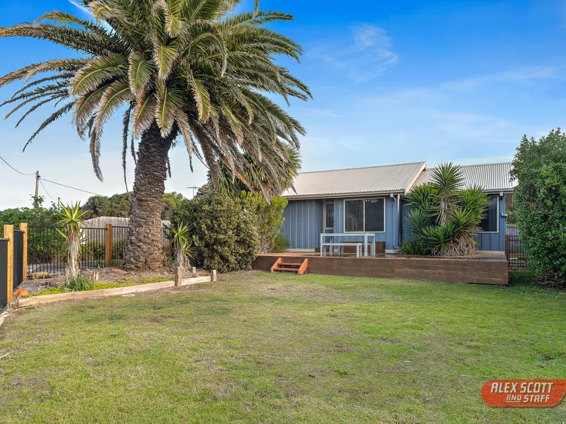 THE ESPLANADE ADDRESS – BEACH ACCESS TRACK