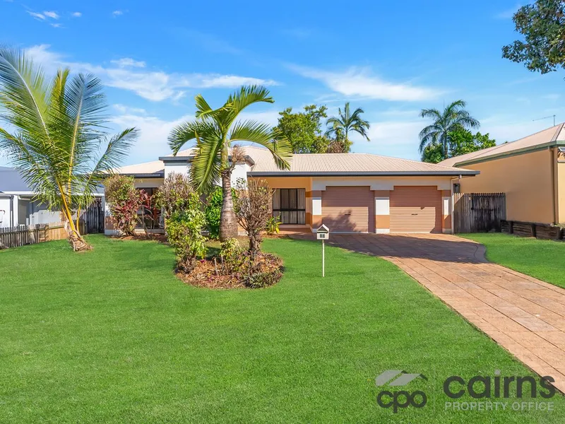 Forest Gardens – Large 4 Bedroom Home with Pool