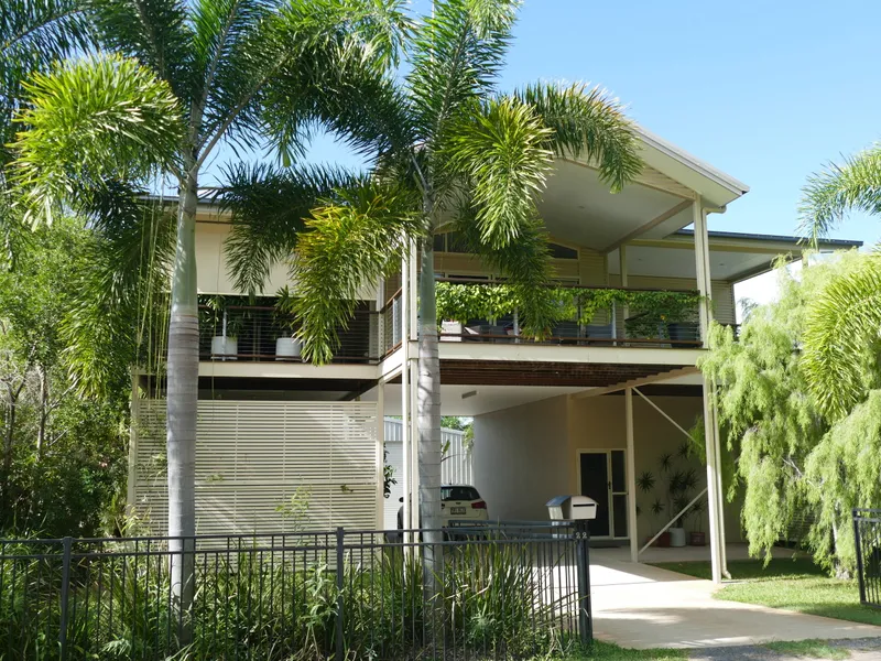 It’s time for your new lifestyle choice... and what a great place to work from home!