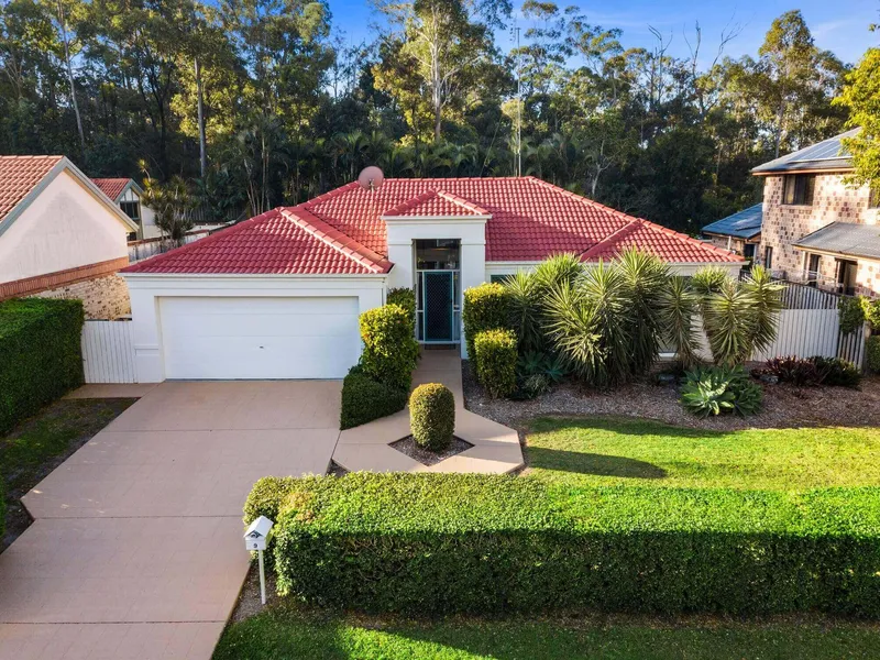 FANTASTIC FAMILY HOME IN HIGHLY SOUGHT AFTER SOMERSET PARK!