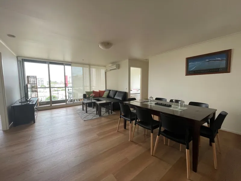 Fully Furnished Spacious 2 Bedroom Apartment