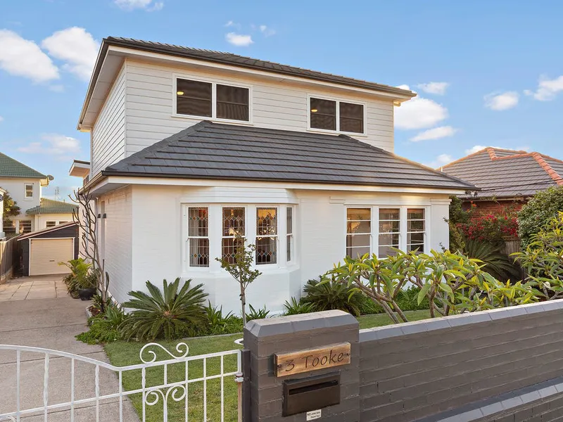 Art Deco Haven Flaunts Contemporary Inspired Renovation