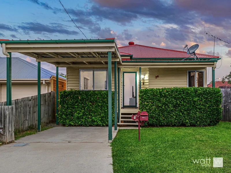 Neat 3 Bedroom Home in Perfect Location!