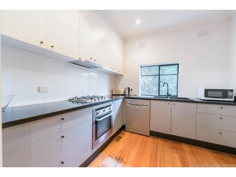 POPULAR ART DECO STYLE APARTMENT