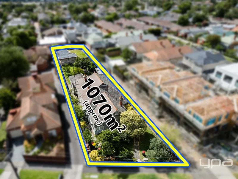 FIRST CLASS PRIME LOCATION WITH ENDLESS POSSIBILITIES SET ON 1070m2 (approx)