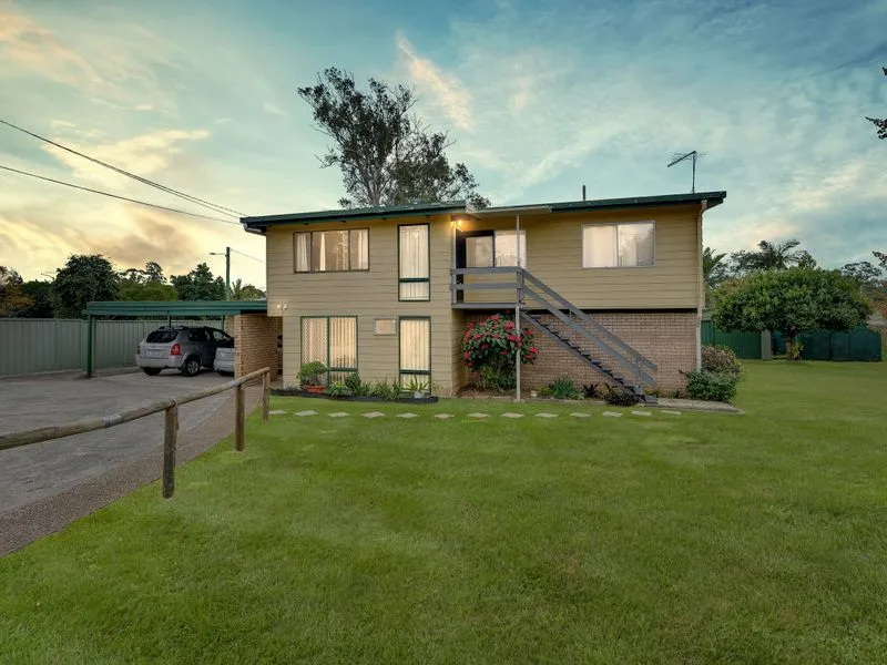 MUST BE SOLD!!!...DUAL LIVING, DEVELOPMENT SITE- THIS WILL BE GONE! ACT NOW!!