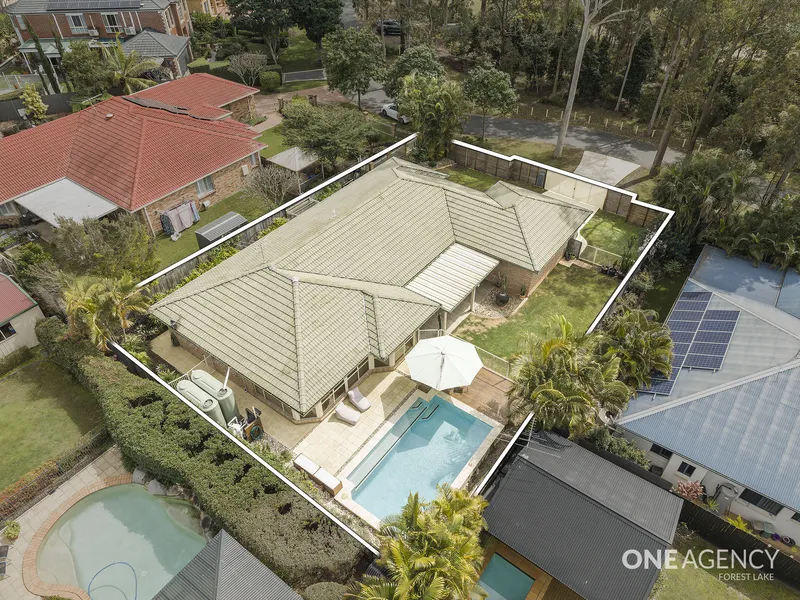 This One's Hot & It's Got The Lot!!