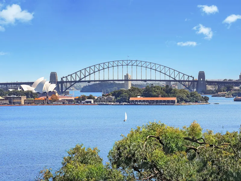 Gun barrel views over Sydney Harbour