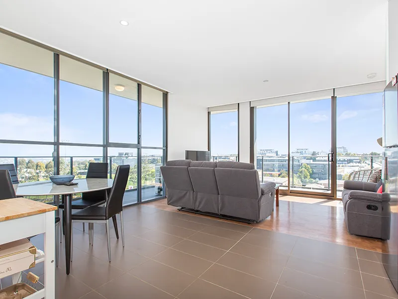 EXECUTIVE PENTHOUSE APARTMENT