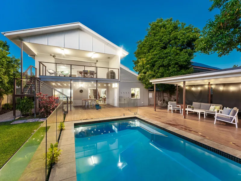 Large Family Entertainer with Parkside Lifestyle in Quiet Cul-de-sac
