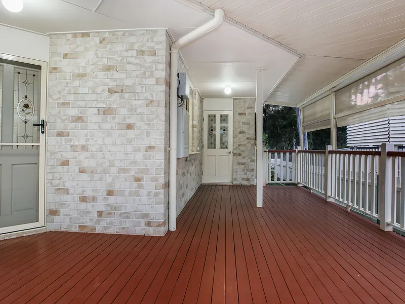 IDYLLIC LOCATION - FREESTANDING VILLA