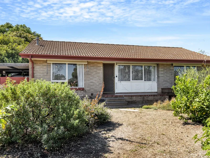 Great starter home or investment on a full sized 727 sqm block