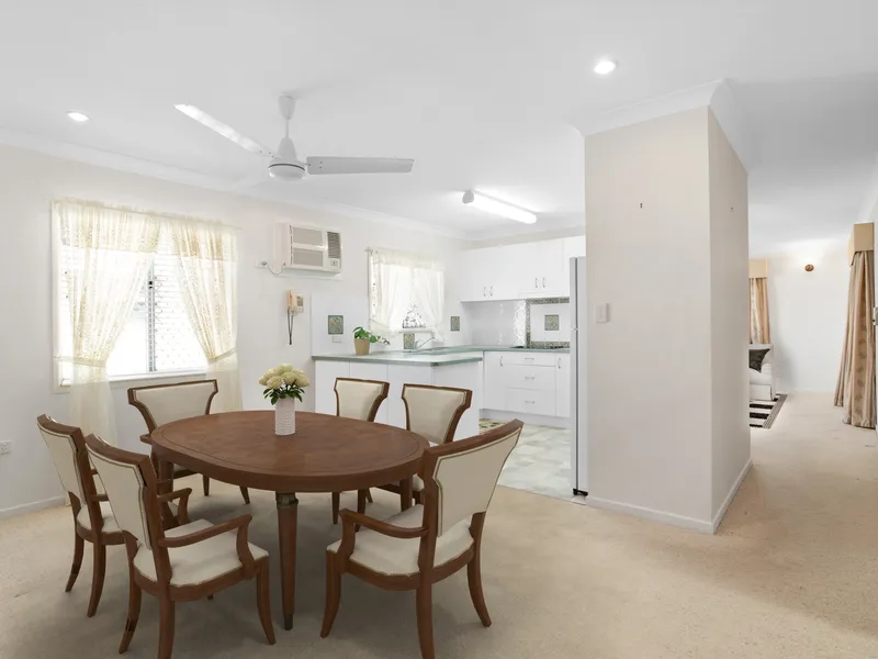 EASILY ACCOMMODATE TWO FAMILIES UNDER THE ONE ROOF - MASSIVE FAMILY HOME IN POPULAR WEST MACKAY!