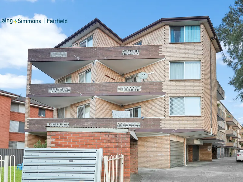WELL PRESENTED 2 BEDROOMS UNIT IN THE HEART OF FAIRFIELD