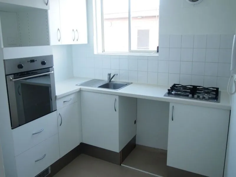 A RENOVATED MODERN 1 BEDROOM OSP & SECURITY ENTRY- DAILY INSPECTION EITHER CALL 95271211 OR EMAIL FOR A TIME