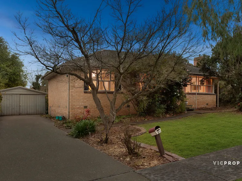 Classic charmer on huge 978sqm allotment