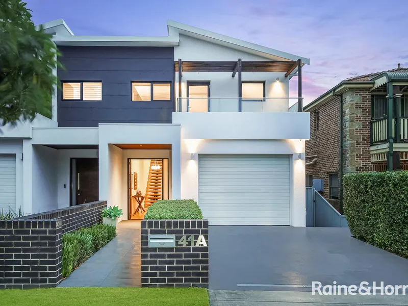 Luxury Living In Blue Ribbon Location