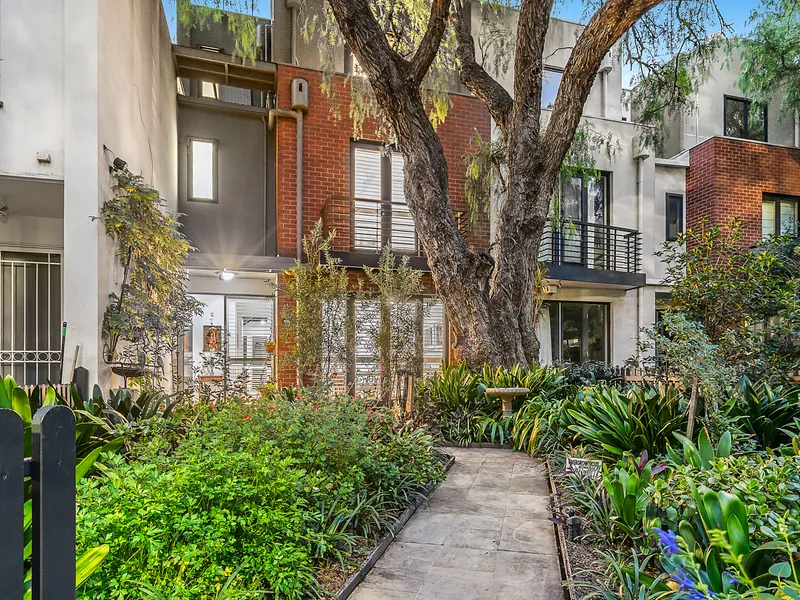 Stunning City Edge Sanctuary