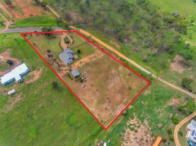 ACREAGE + SHED = WHAT MORE COULD YOU WANT?