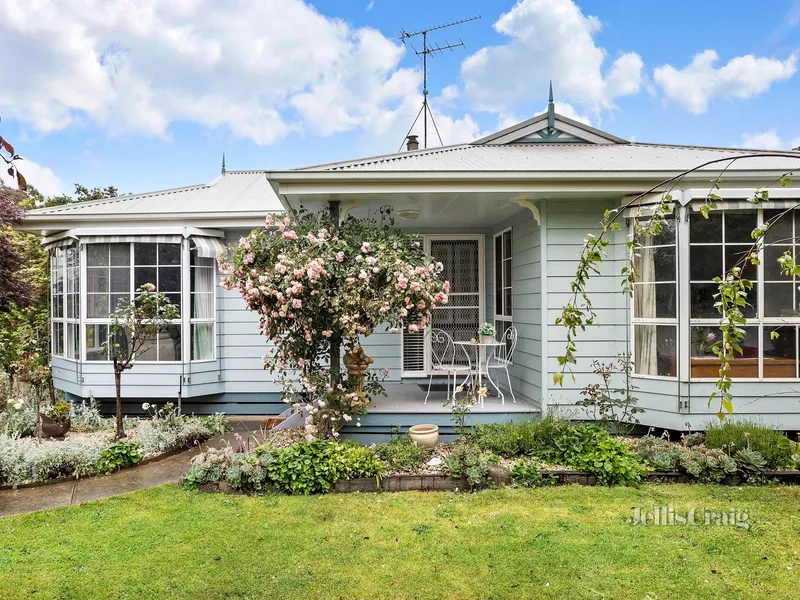 Charming Hepburn home with nothing to do but move in