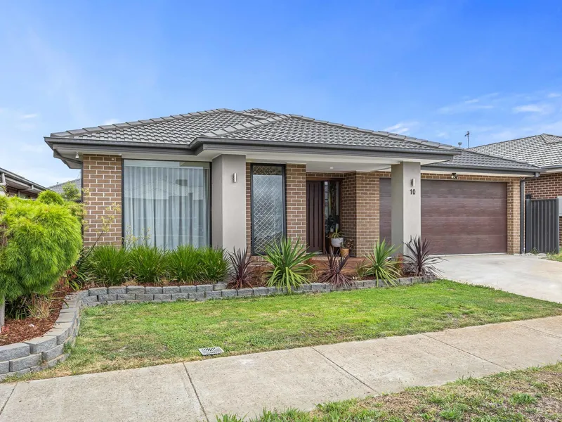 Plenty of Value in this Quality 4 Bedroom Home in Bonshaw!