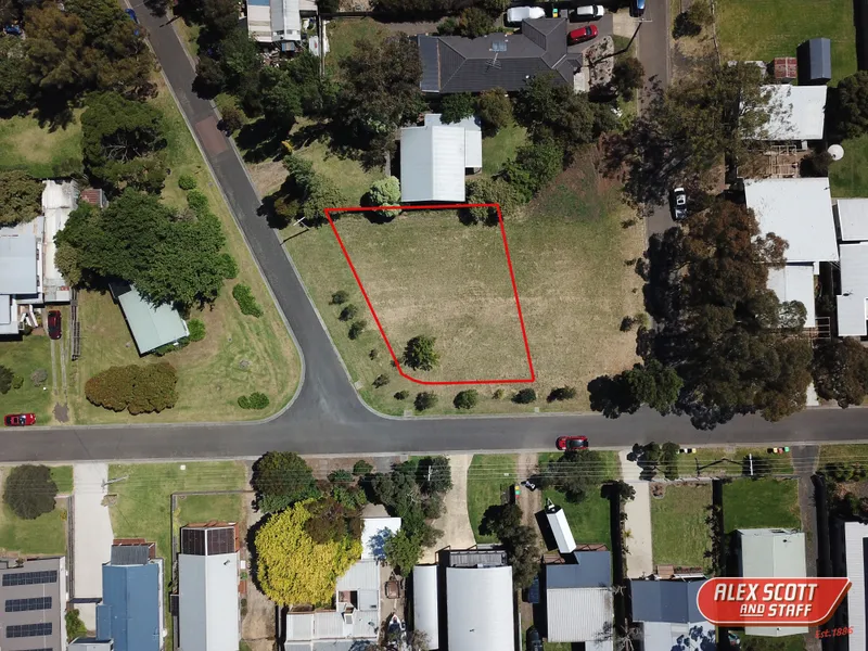 RARE OPPORTUNITY TO PURCHASE A CORNER ALLOTMENT