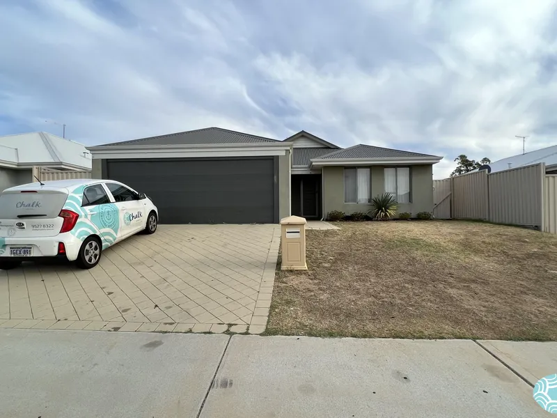 FRESHLY PAINTED 4x2 FAMILY HOME!