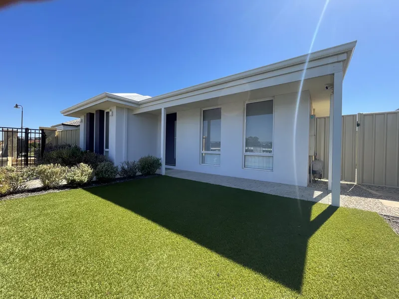 Immaculate Home Great Features