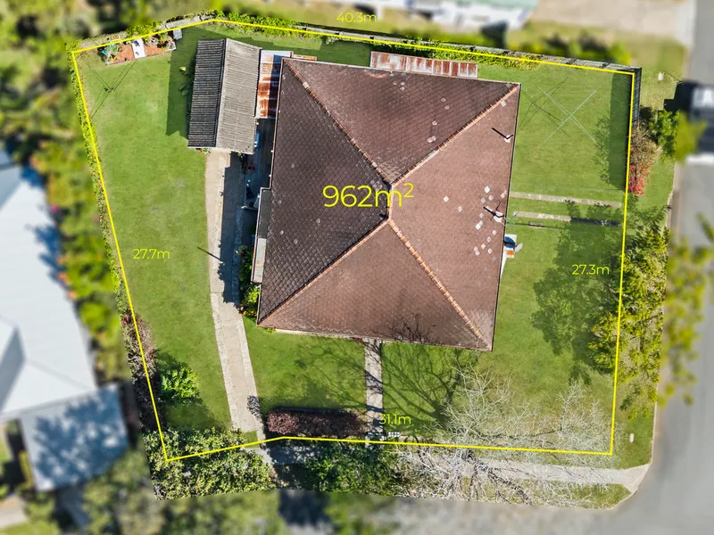 Income Stream on Large 962m2 Block