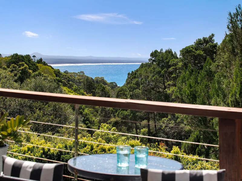 Ocean view duplex-living on the doorstep of Noosa's National Park