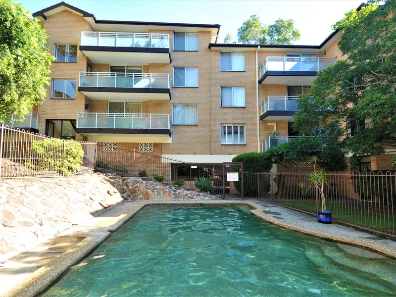 Quiet and Comfortable 2 Bedroom in Popular Low Rise Garden Complex with Swimming Pool
