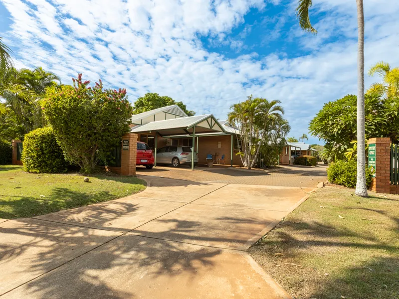 SWEET STREET FRONT VILLA!!