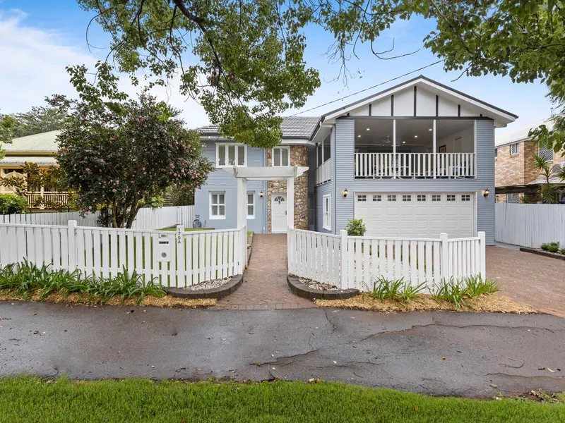 Large Family Home Beautifully Renovated!!!