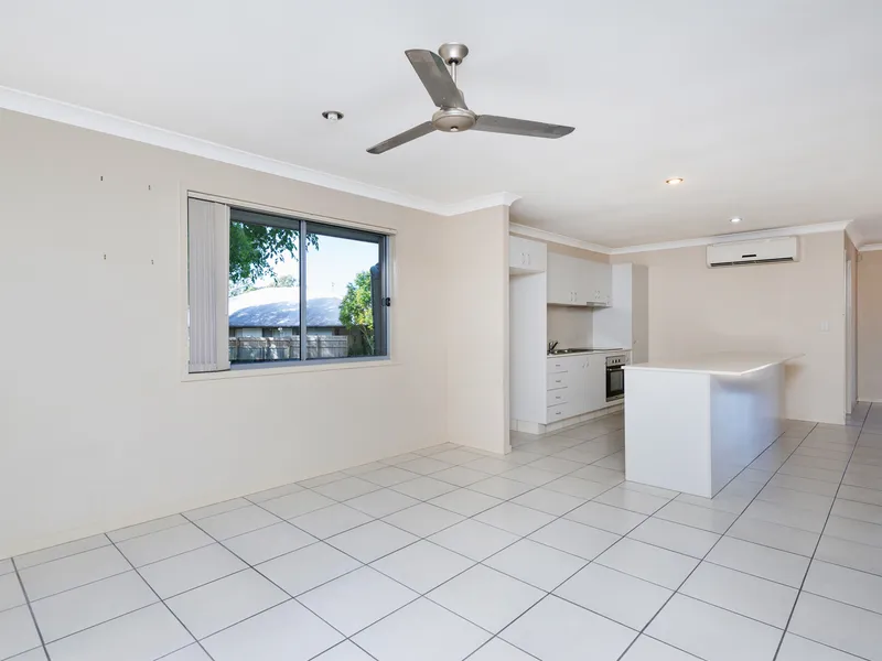 MUST SEE, SPACIOUS 2 BEDROOM DUPLEX WITH AIR CONDITIONING!