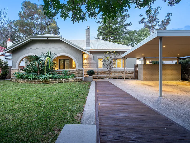 FAMILY HOME WITH ALL THE LUXURIES