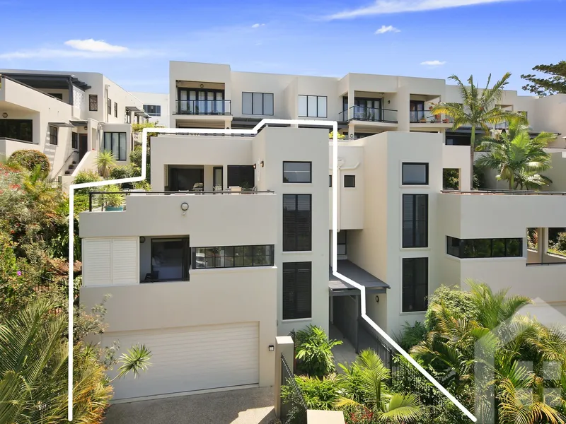 LUXURIOUS AND EXCLUSIVE OCEAN VIEW VILLA