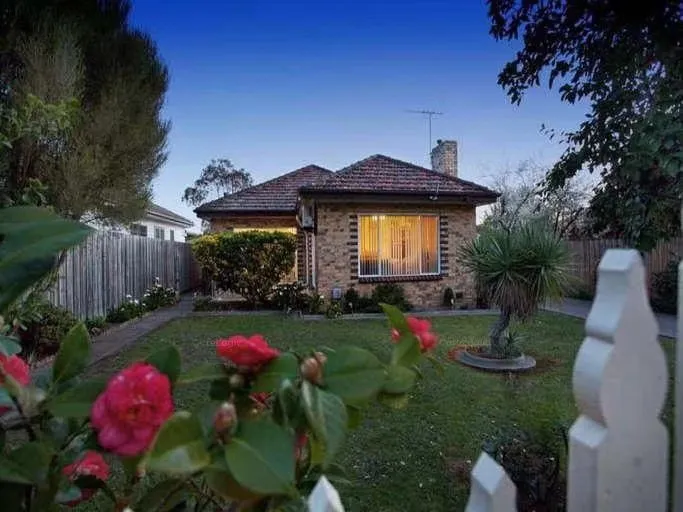 3 Bedrooms house locate at Blackburn  