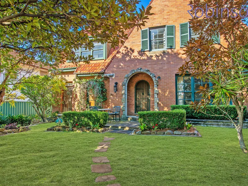Immersive Family Home Tells Story of Newcastle