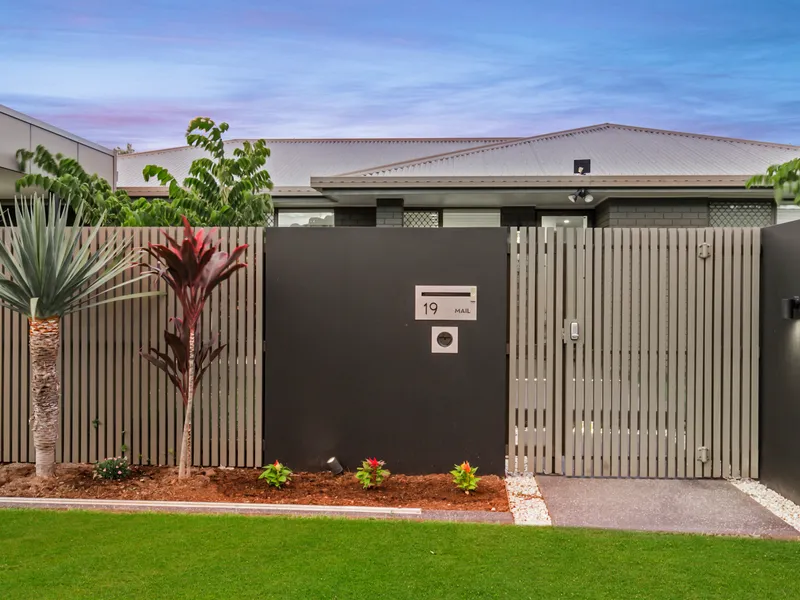 FAMILY HOME WITH PRIVATE RESORT POOL