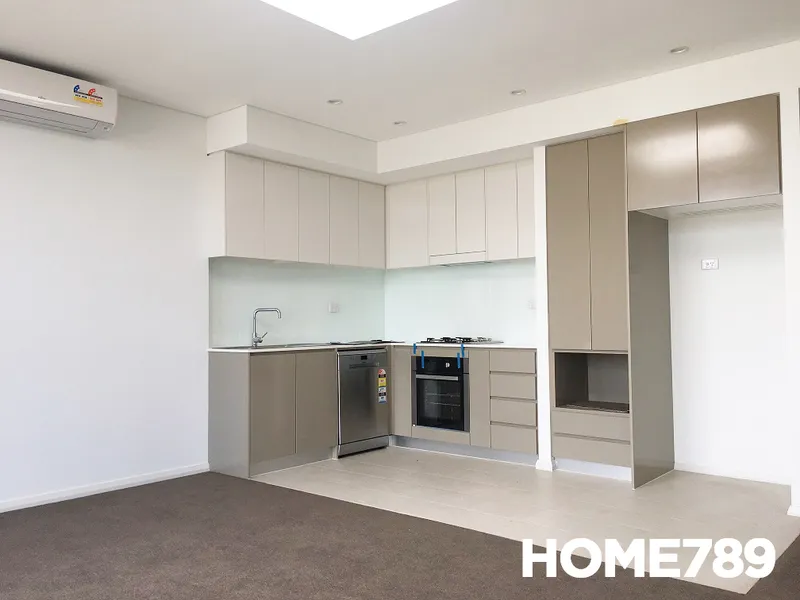 LUXURIOUS 1 BEDROOM APARTMENT AVAILABLE!