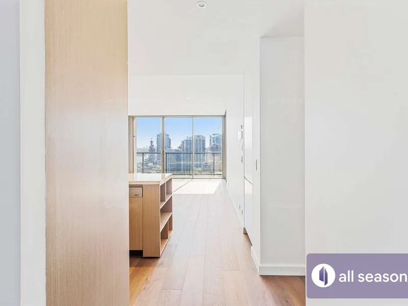 Near New Plus Guest Room. In Darling North-Harbour View