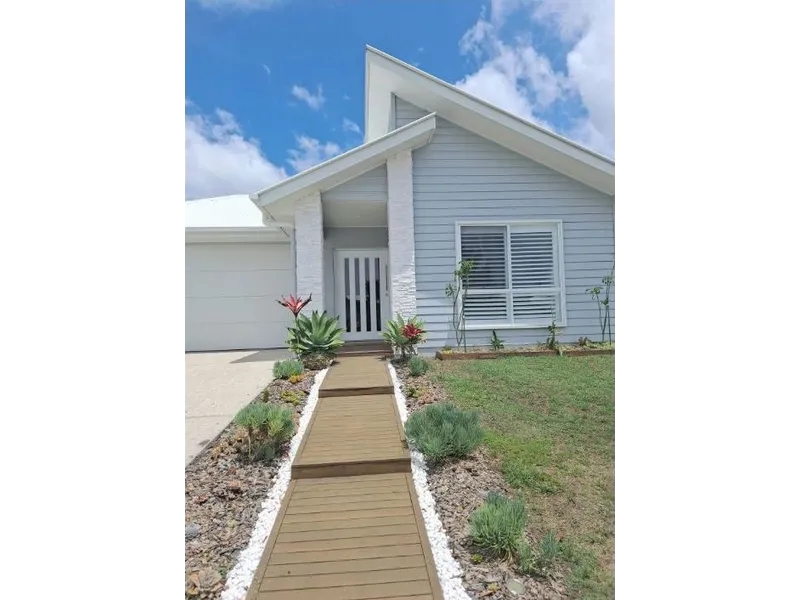 Furnished Pelican Waters Home