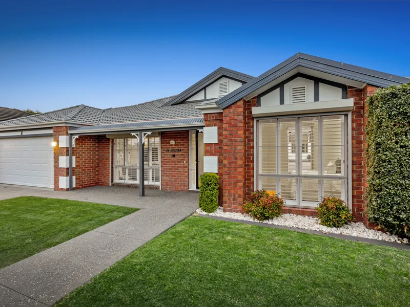 Fabulous Indoor/Outdoor Family Entertainer