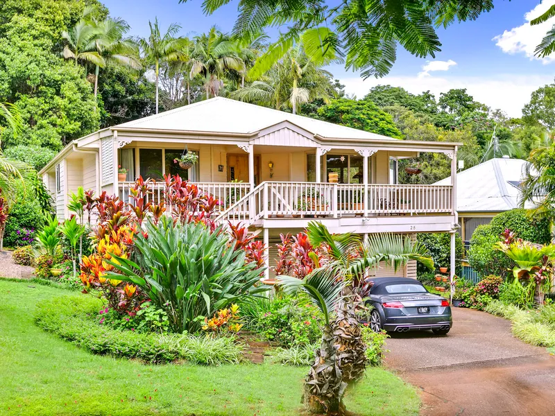 Classy Queenslander With Easy Access to Montville 