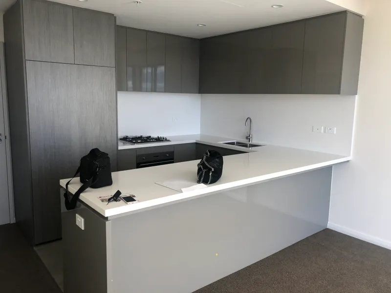 2 Bed Apt In Hurstville, Close to Train Station.